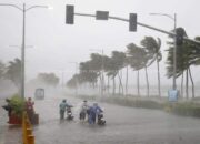 BMKG Umumkan Sebagian Besar Wilayah Indonesia Alami Cuaca Ekstrem dan 9 Daerah Berstatus Siaga-Waspada