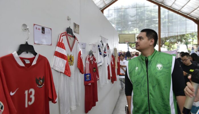 Hadiri Pameran Jersey Seragam Bola, Menpora Dito Resmikan Prasasti Forum Sports Hub