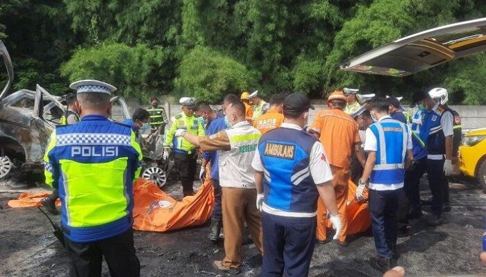 Lajur Contraflow Tol Cikampek Disetop, Akibat Kecelakaan Maut di KM 48 Tol Japek