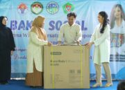 DWP Kemenpora Salurkan Bantuan Kursi Roda di SLB YDBA Cibening