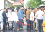 Menpora Dito Hadir Bersama Istri dan Anak Open House Presiden Jokowi di Istana
