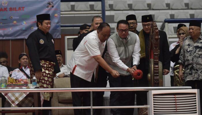 Deputi Peningkatan Prestasi Olahraga Kemenpora Buka International Indonesian Student Pencak Silat Open Championship 2024