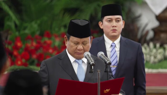 Prabowo Subianto Lantik Sekaligus Ambil Sumpah Rafi Ahmad