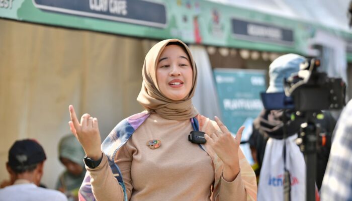 Kecintaan Amalia Pradifera Terhadap Seni Lukis Sudah Tumbuh Sejak Usia 6 Tahun