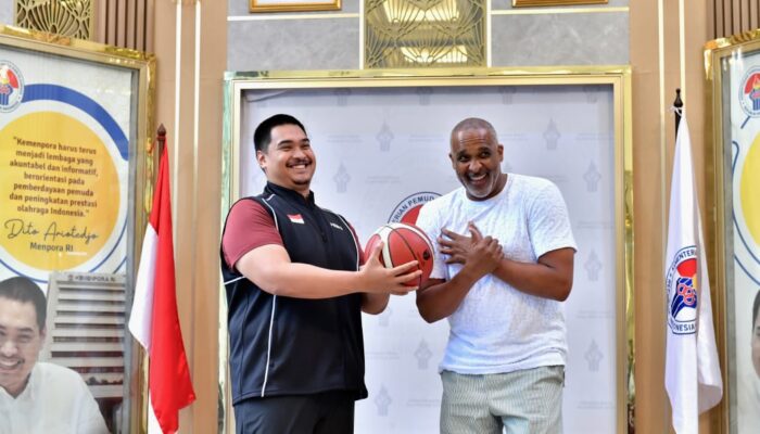 Pelatih Basket Kelas Dunia Phil Handy Datang ke Indonesia
