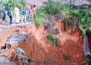Hujan Deras di Sukabumi Sebabkan Ratusan Rumah Terdampar  dan Satu Jembatan Ambruk