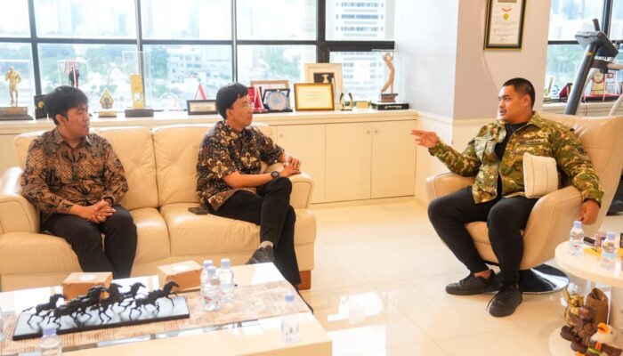 Stafus Wapres Achmad Adhitya Audiensi dengan Menpora Dito Bahas Pelatihan AI