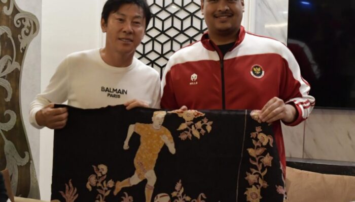 Momen Perpisahan Shin Tae-yong Berlangsung Hangat di Kediaman Menpora Dito