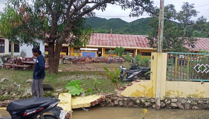 Sejumlah Sekolah di Bima Diliburkan Akibat Banjir