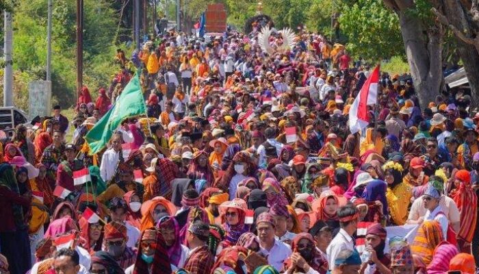 Diikuti Ribuan Warga, Festival Rimpu Mantika Berjalan Meriah