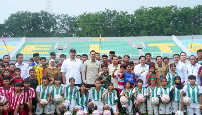 Dukung Sepak Bola Tanah Air, Kemenpora Bersama Presiden Resmikan 17 Stadion