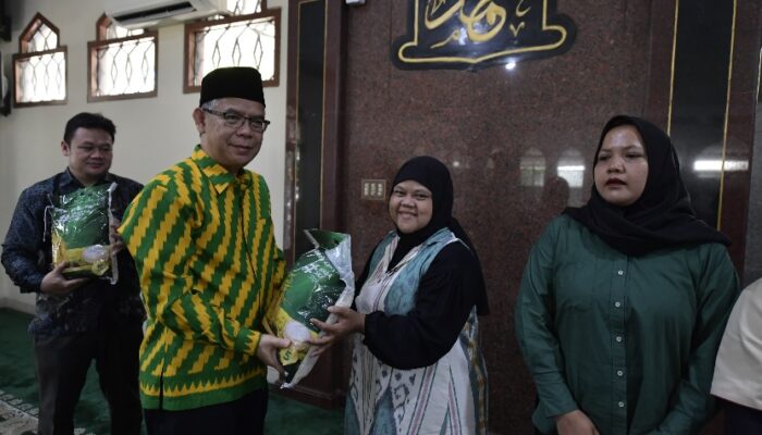 UPZ Baznas Kemenpora Salurkan Bantuan Sembako