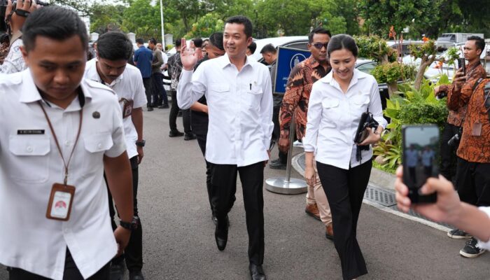 Wamenpora Taufik Hadiri Rapat Terbatas Presiden