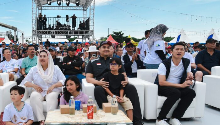 Menpora Dito Bersama Wamenpora Saksikan Perhelatan Panjat Tebing di Pulau Penisula Bali