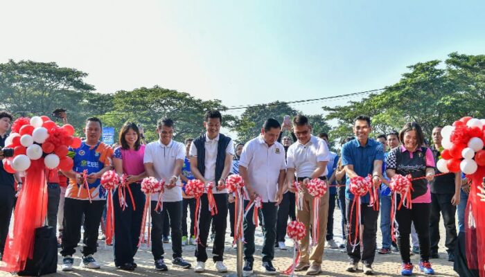 Majukan Bulutangkis, Wamenpora Taufik Bersama Ketum PBSI Resmikan Gedung Olahraga