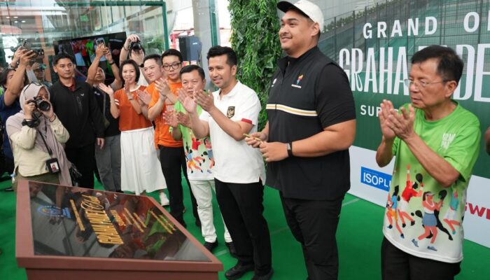 Menpora Dito Hadiri Peresmian Graha Padel Club di Surabaya Jawa Timur