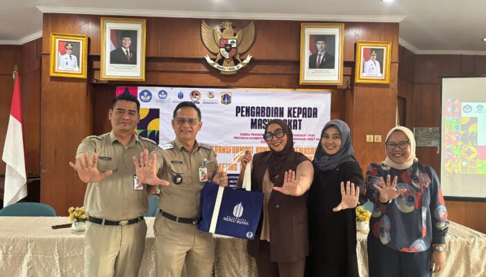 Dosen Universitas Mercu Buana LatihPelaku UMKM Rumahan Naik KelasLewatKemasan dan Pemasaran Digital